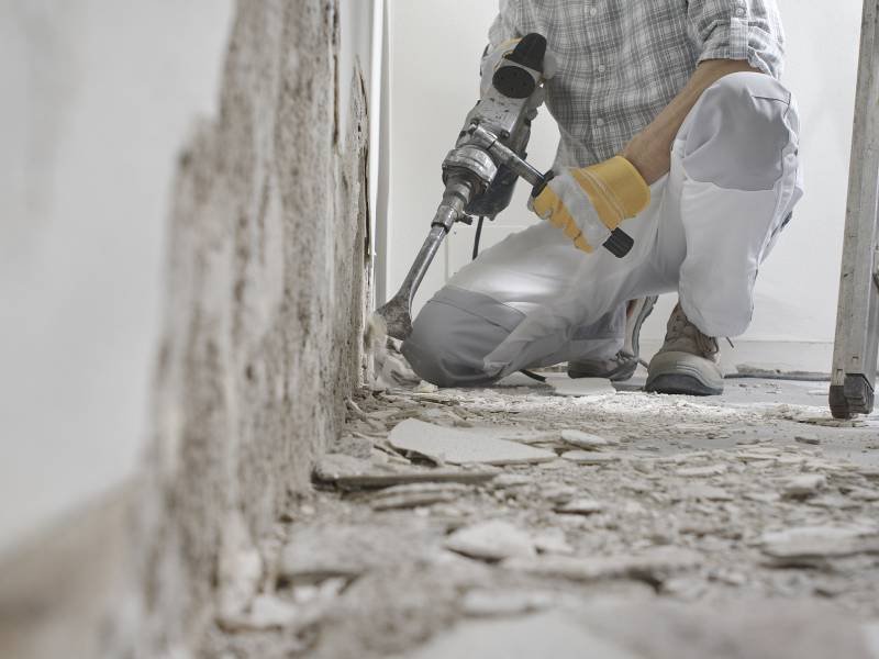 Travaux de démolition à Cesson